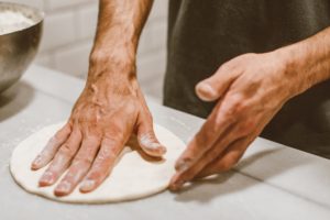 hacer masa de pizza
